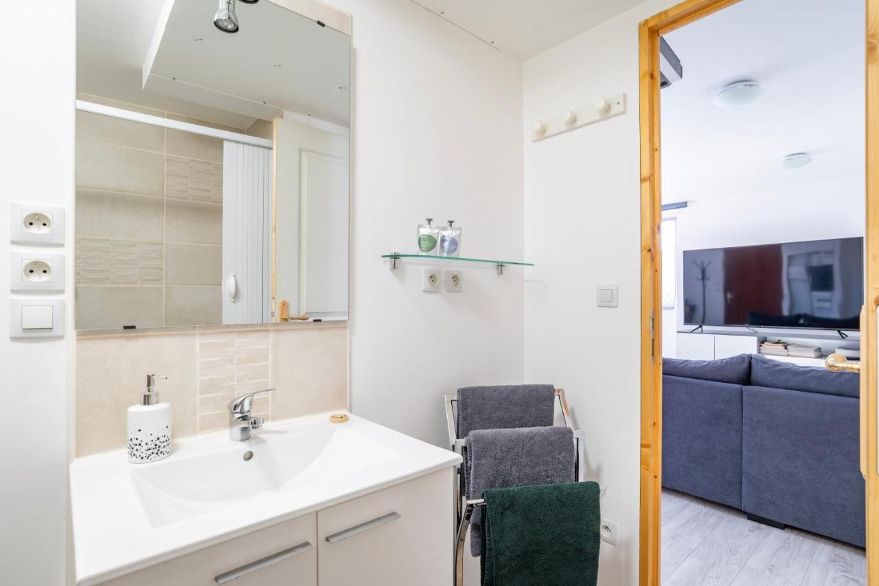 Gite Le Carpe Diem - Classe 3 Etoiles - Centre Ville - Wifi - Netflix Мармутье Экстерьер фото